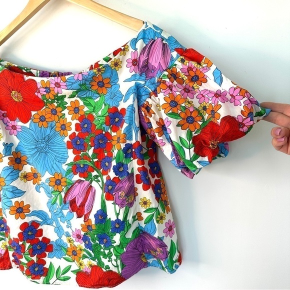H&M top, off-shoulder, short balloon  sleeves, loose fitting, 💯 cotton, floral - Picture 6 of 14